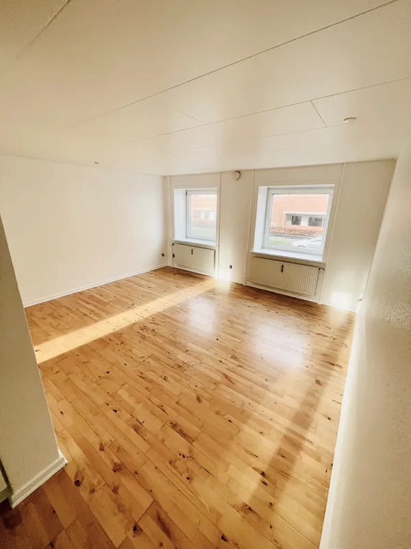 Billede 2 af Lys 3-værelses lejlighed med egen altan i centrum af Esbjerg